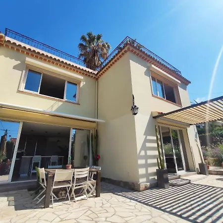 Villa Superbe Avec Terrasse & Piscine Frgk